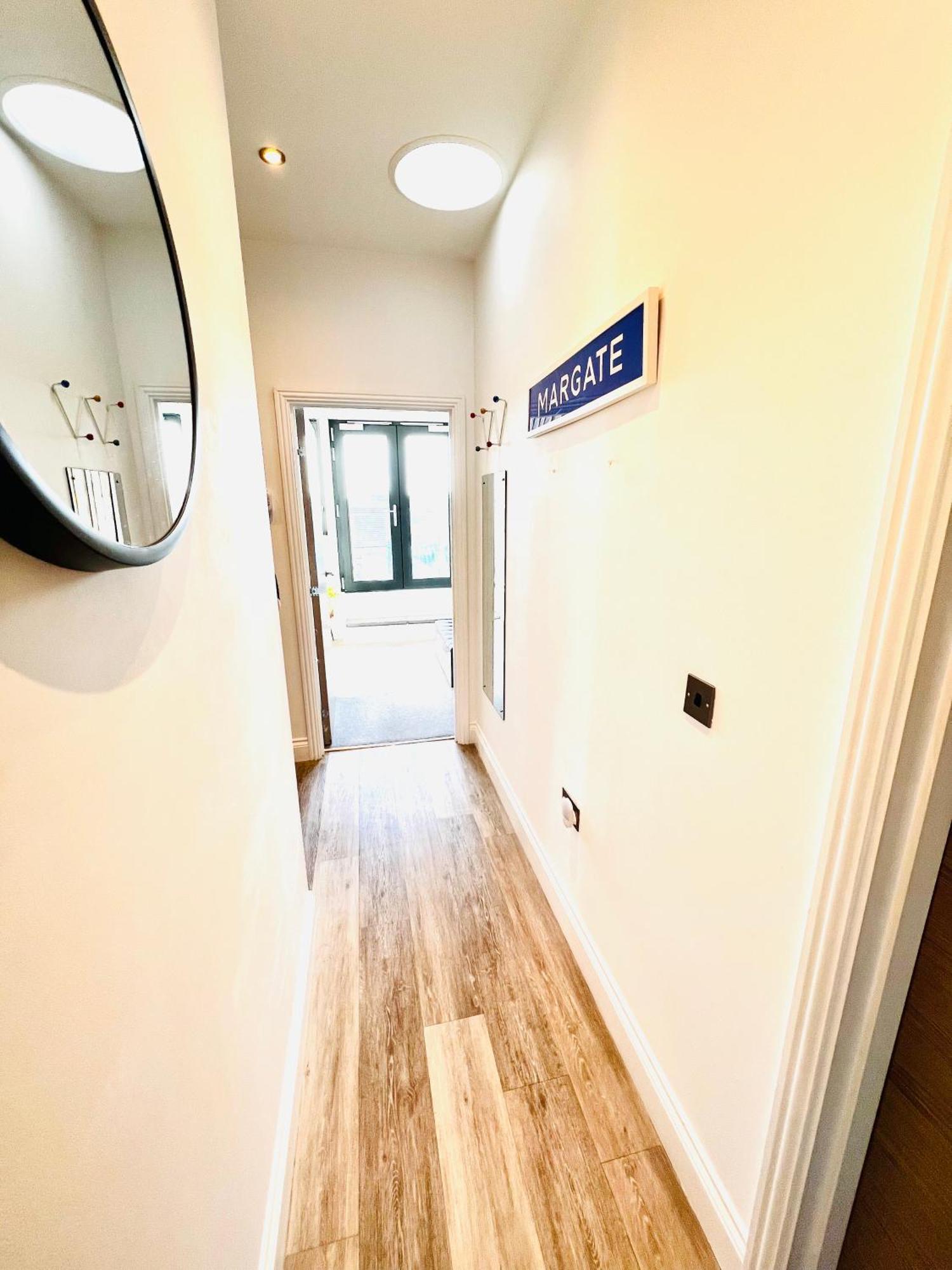 The Penthouse Margate, Balconies, Sea View, Gated Parking, Air Con! Apartment Exterior photo