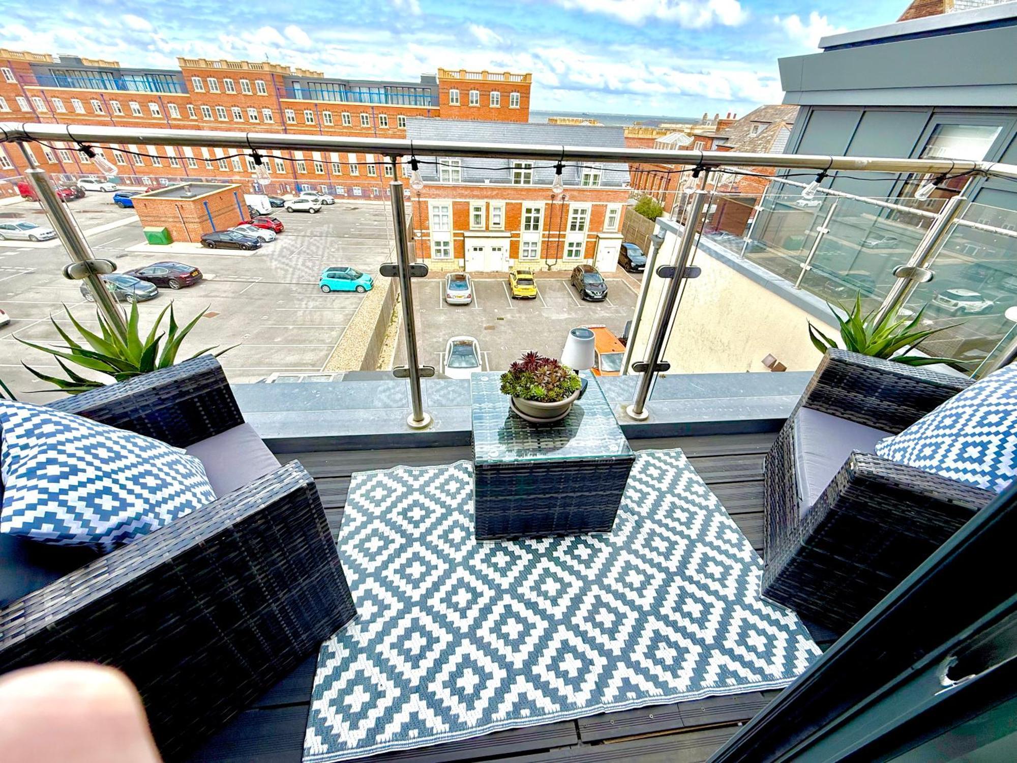 The Penthouse Margate, Balconies, Sea View, Gated Parking, Air Con! Apartment Exterior photo